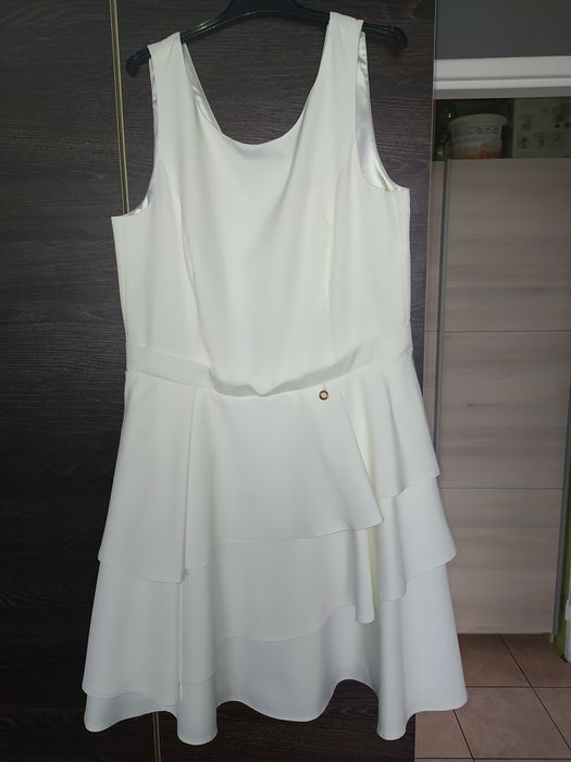 Kremowa ecru sukienka