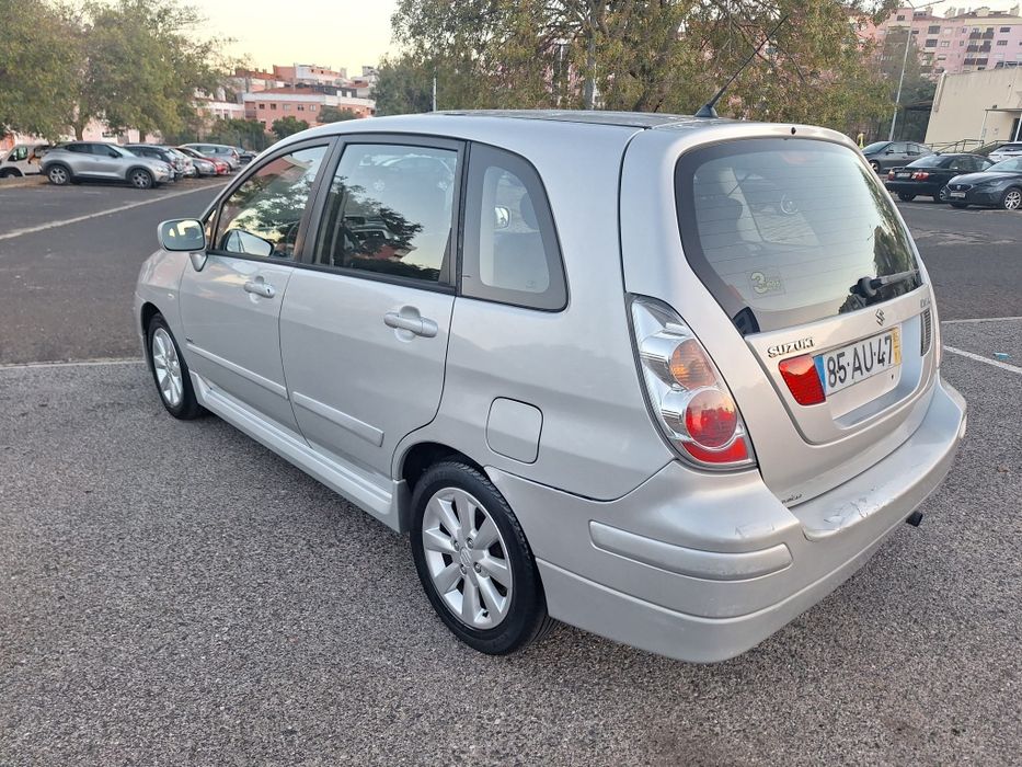 Suzuki Liana