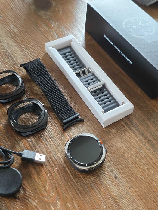 Smartwatch Samsung Galaxy Watch Ultra 2025 + dodatki