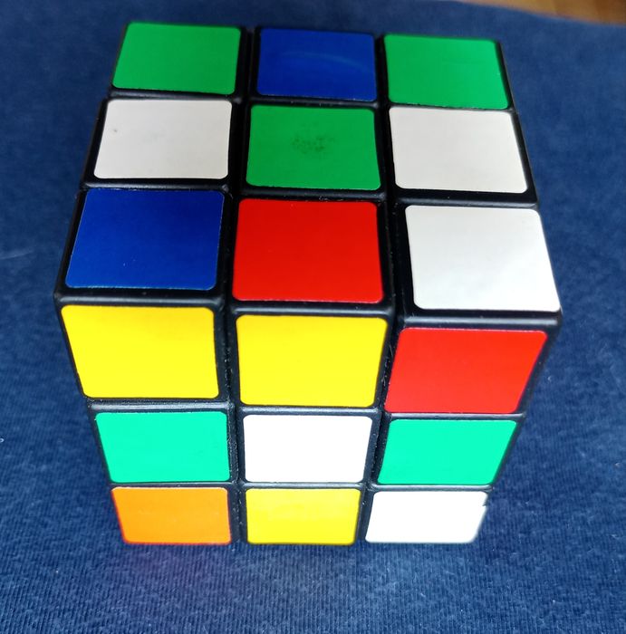 Кубик Рубика ( магический кубик)