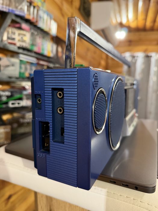 Продам магнитолу Sony CFS-F10