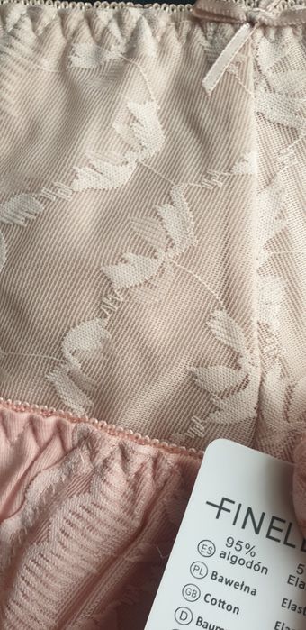 4×Damskie majtki stringi M