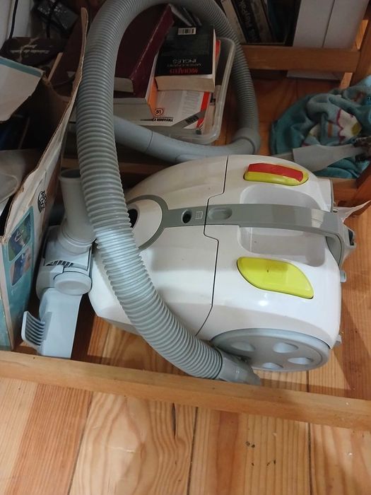 Quase uma doação : Tv , 2 Aquecedores , ar condicionado manual, etc