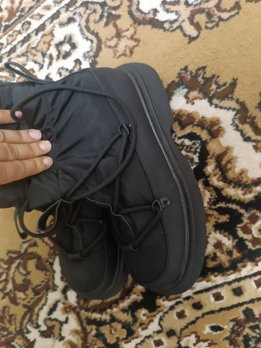 Продам ботінки,чоботи