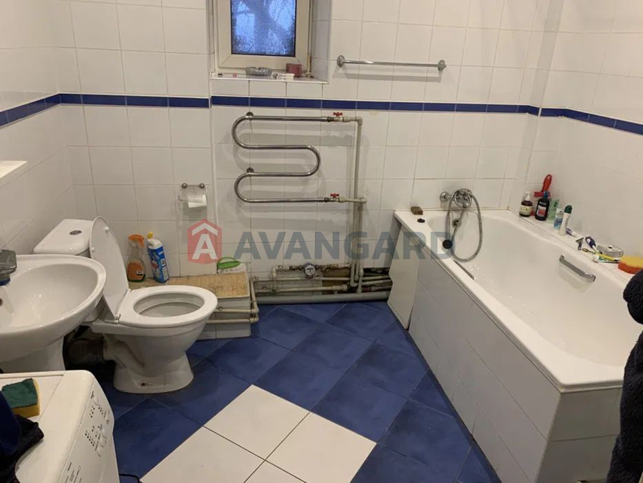 Продам 3 кімнатну сталінку в центрі