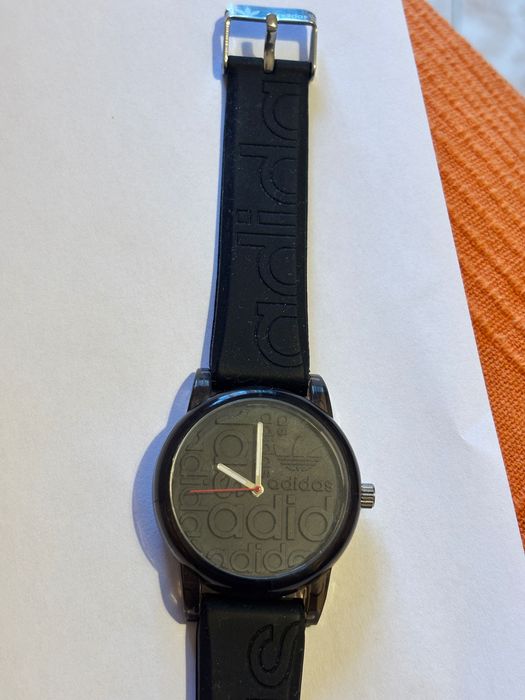 Vendo 3 relógios originais ( usados )