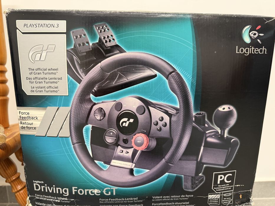 Volante Logitech Driving Force GT para PC e PS3