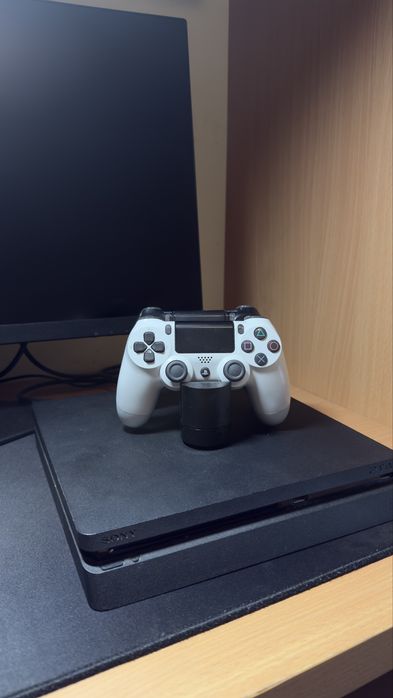 Playstation 4 Slim 1TB