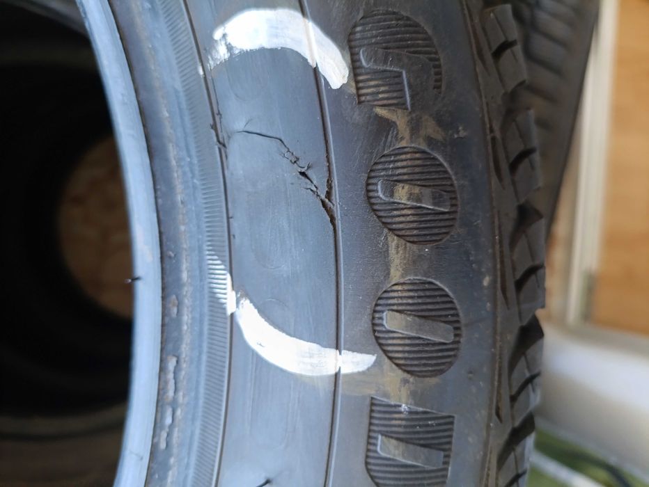 Зимові шини Goodyear UltraGrip Ice+ 185/60 R15 (Пара)
