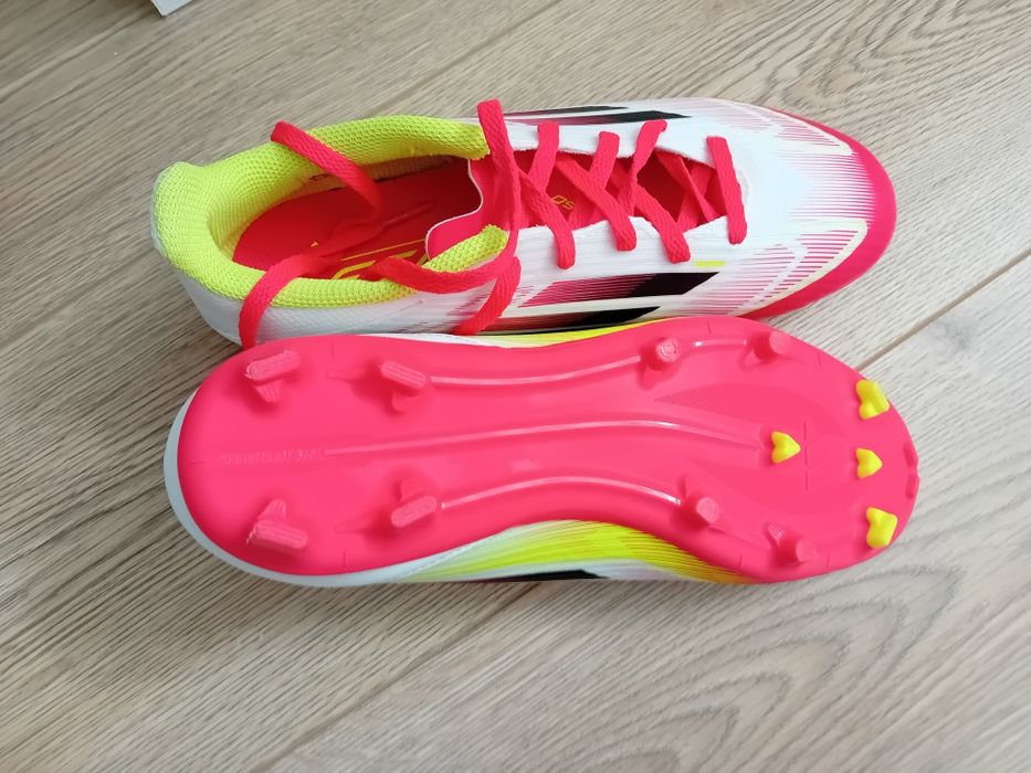 Chuteiras tam 37