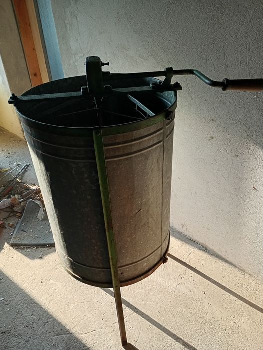 Miodziarka wirówka do ramek z miodem