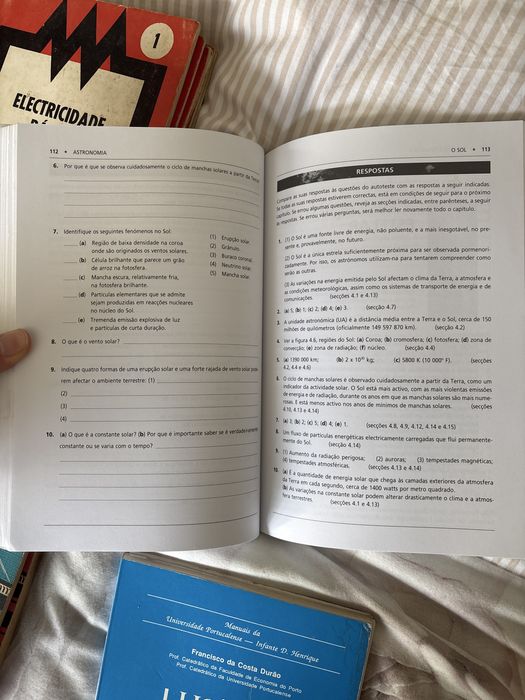 Livro “Astronomia” de Dinah L. Moché