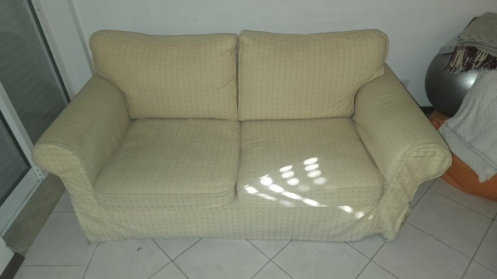 Sofá de 2 lugares