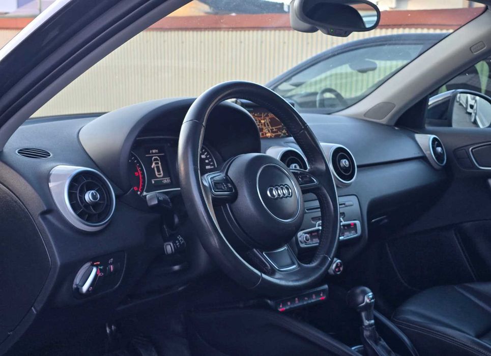 AUDI A1 SPORTBACK S LINE PLUS 1.6TDI "S-Tronic"