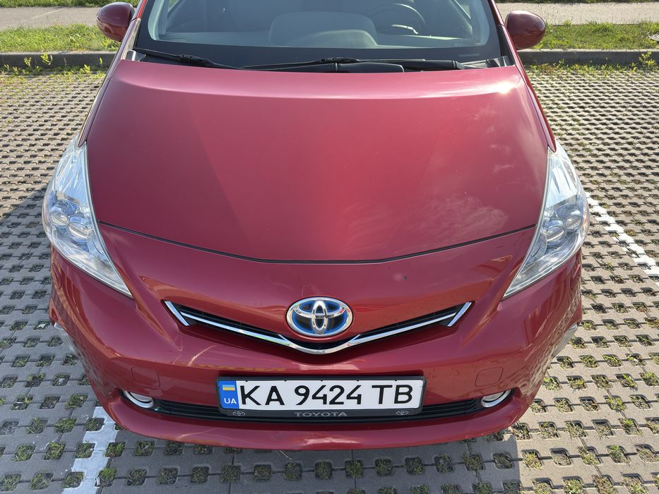 Toyota Prius V 2013