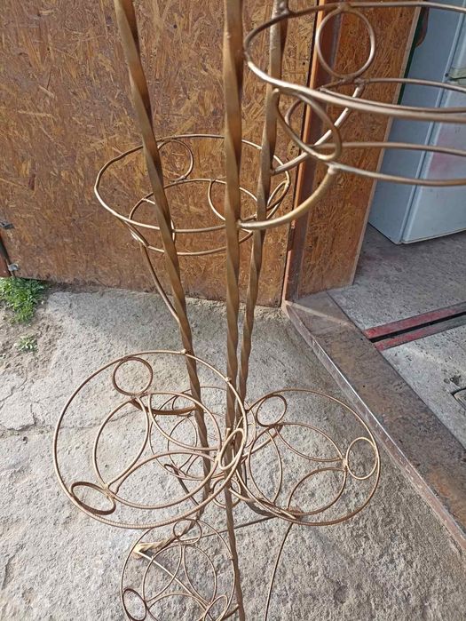 Продам підставку.