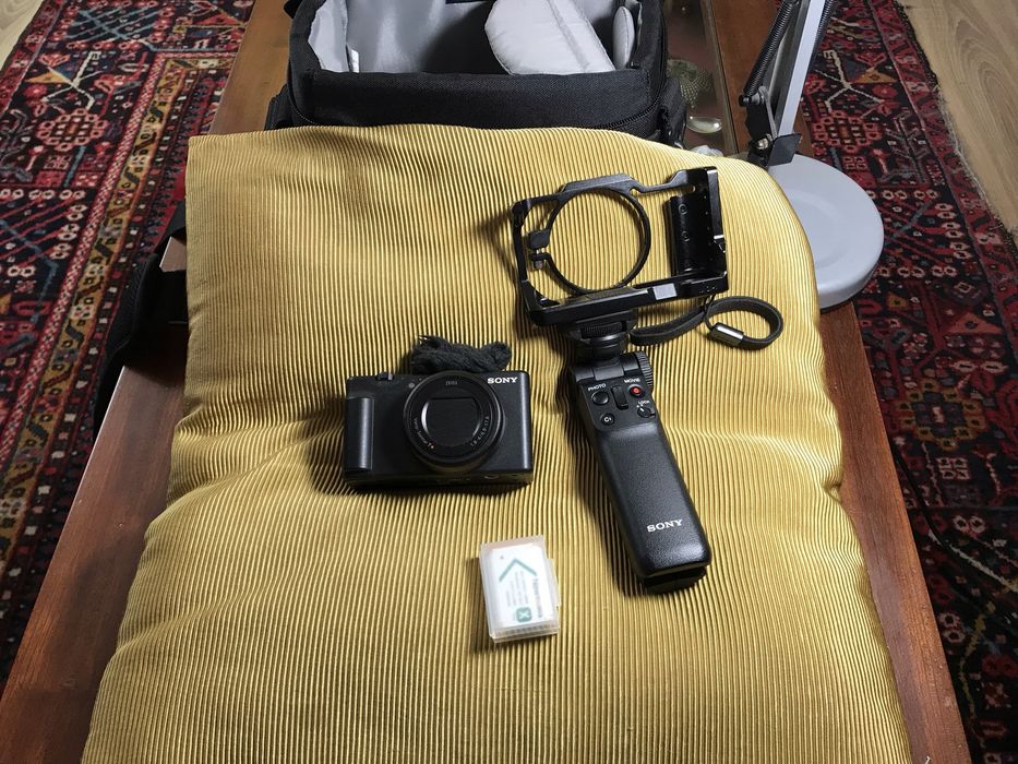 Aquina fotografica nova SONY ZV-1 II com tripe