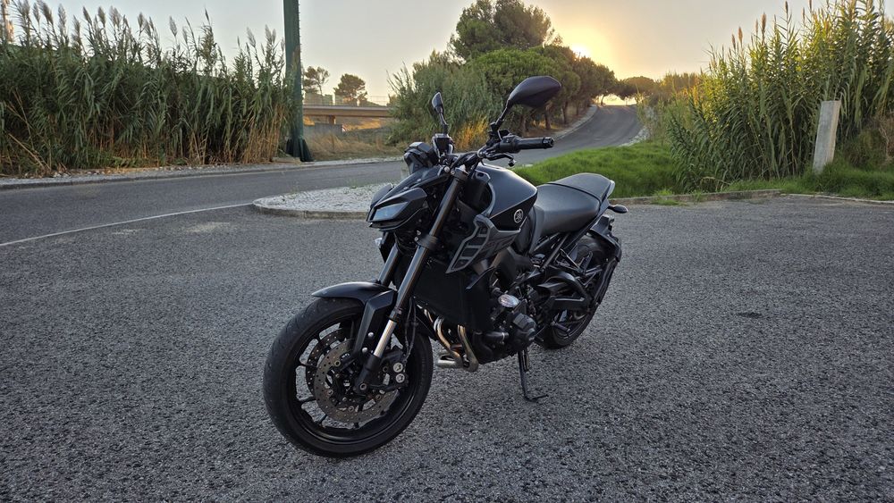 Yamaha MT09 (2GEN) + Material Extra