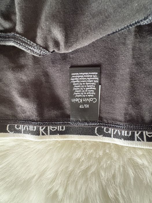 Majtki Calvin Klein XS  figi