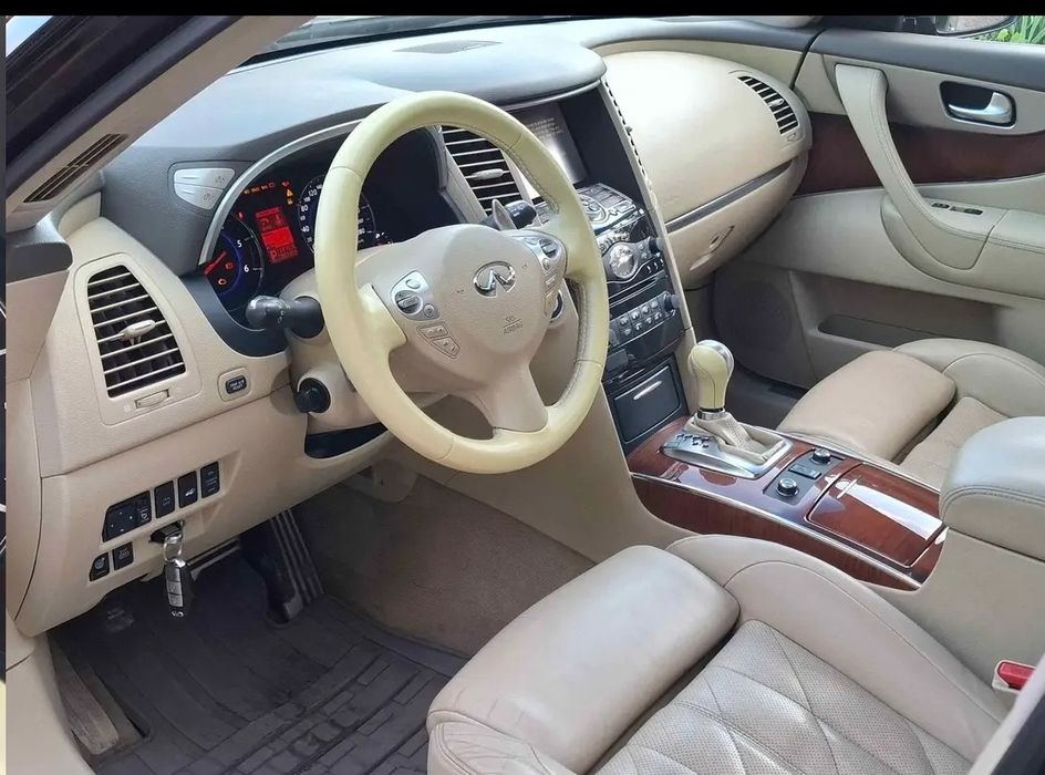 Infiniti Fx 30 s 2011 року випуску