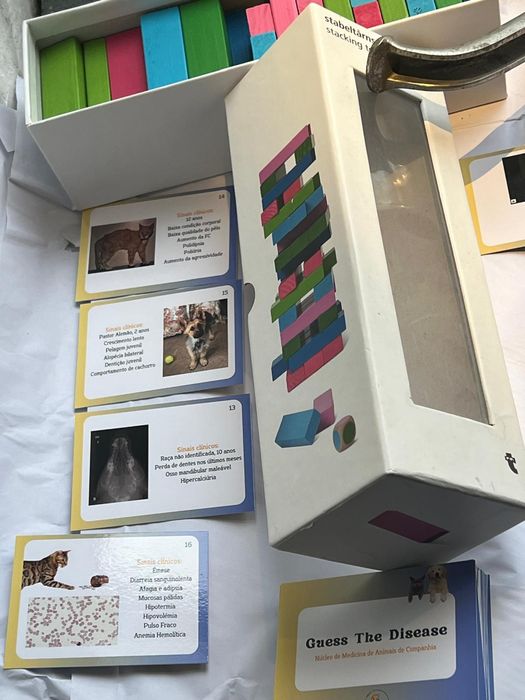 Adivinha a doença - cromos relativamente a casa e gatos