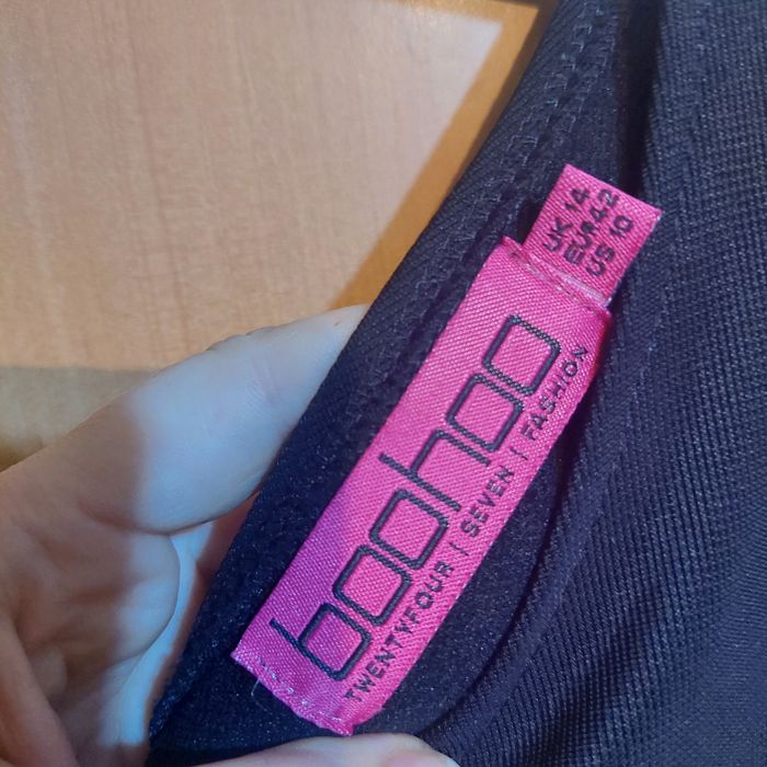 Sukienka Boohoo 42