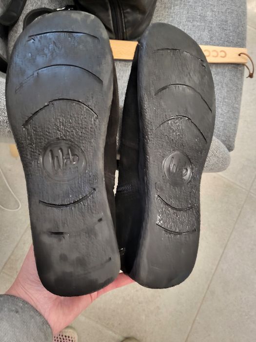 Sprzedam zamszowe kozaki