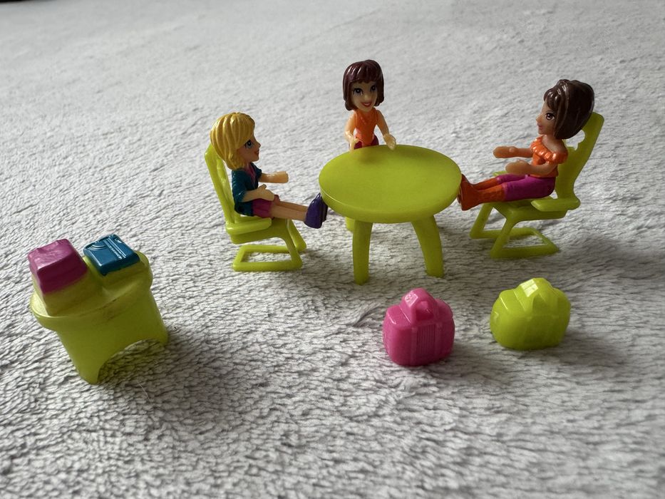 Polly Pocket mini laleczki i samochodziki 3 sztuki i mebelki
