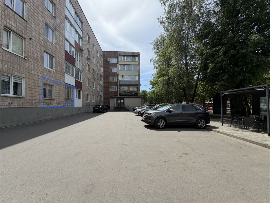 Продаж 3-кімнатної квартира на 1-му поверсі у зручному районі пр.Відродження