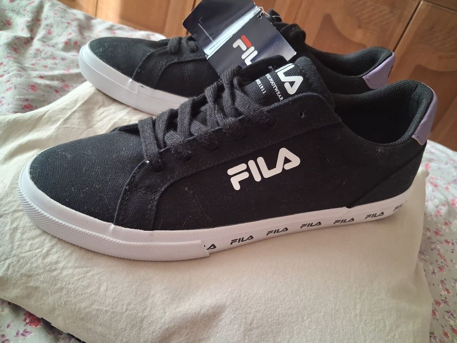 Продам жіночі кеди  FILA (нові) 41 розмір) довжина устілки 26 см
