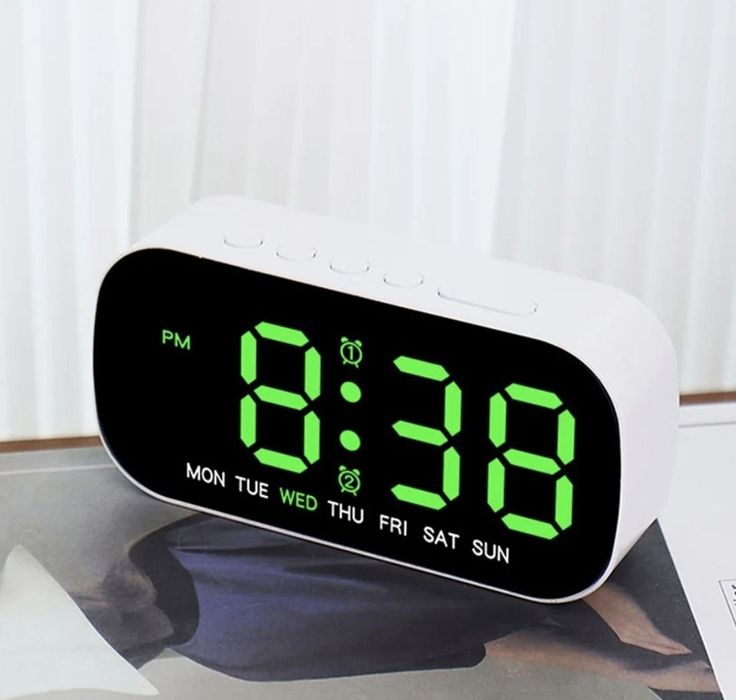 Настольные электронные LED часы