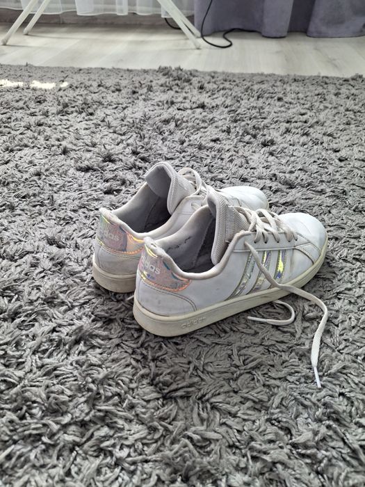 Кросівки жіночі Adidas