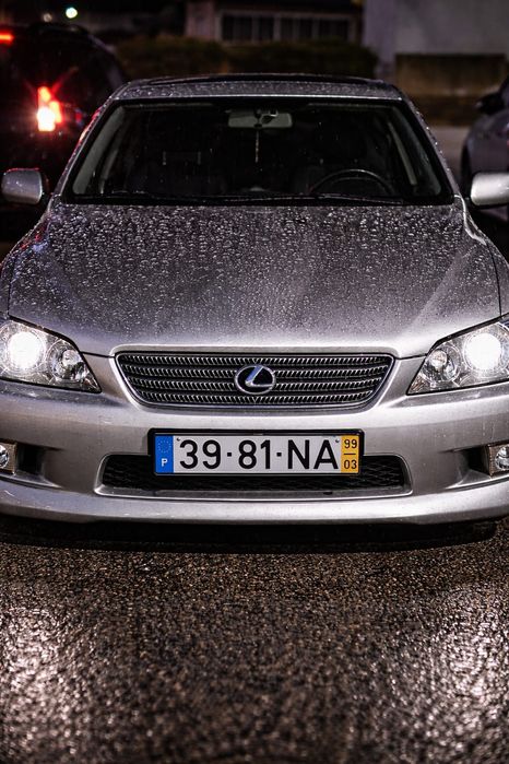 Lexus is200 I6 2.0
