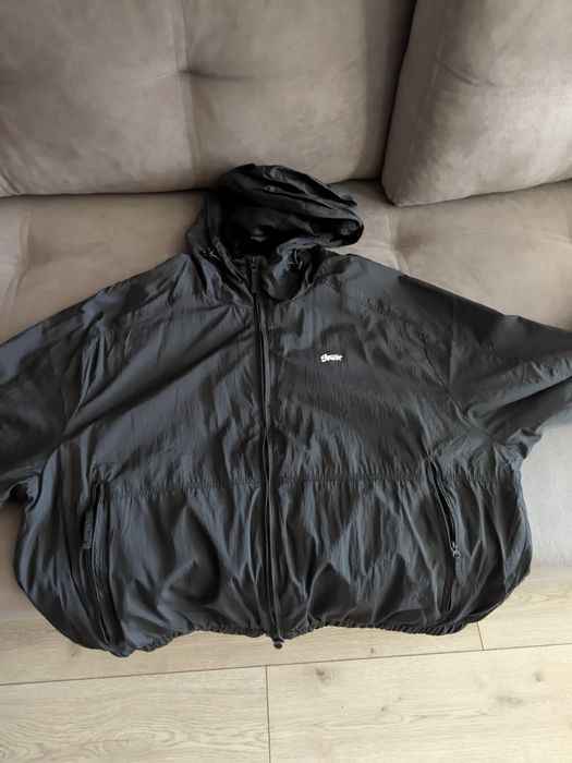 Куртка вітровка Pull Bear SWD