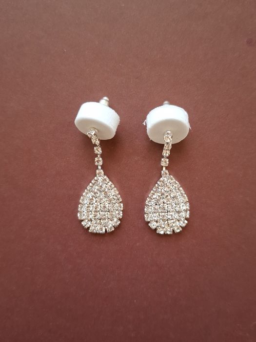 Brincos em brilhantes