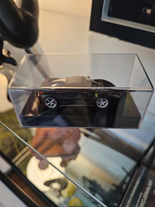 Miniatura 1:43 Ferrari 458 Italia   Hot wheels elite