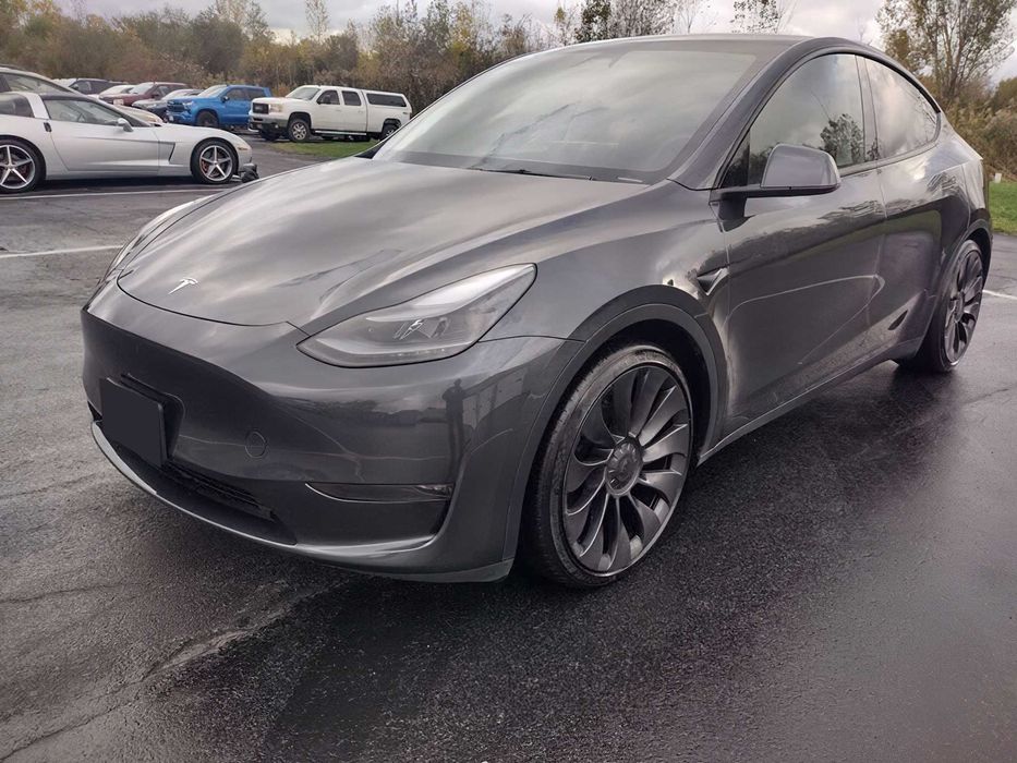 Tesla Model Y Performance      2025