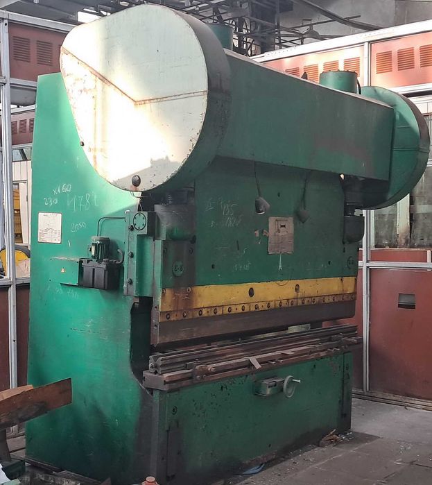 Прес листозгинальний кривошипний ИВ1330 ус.100т.