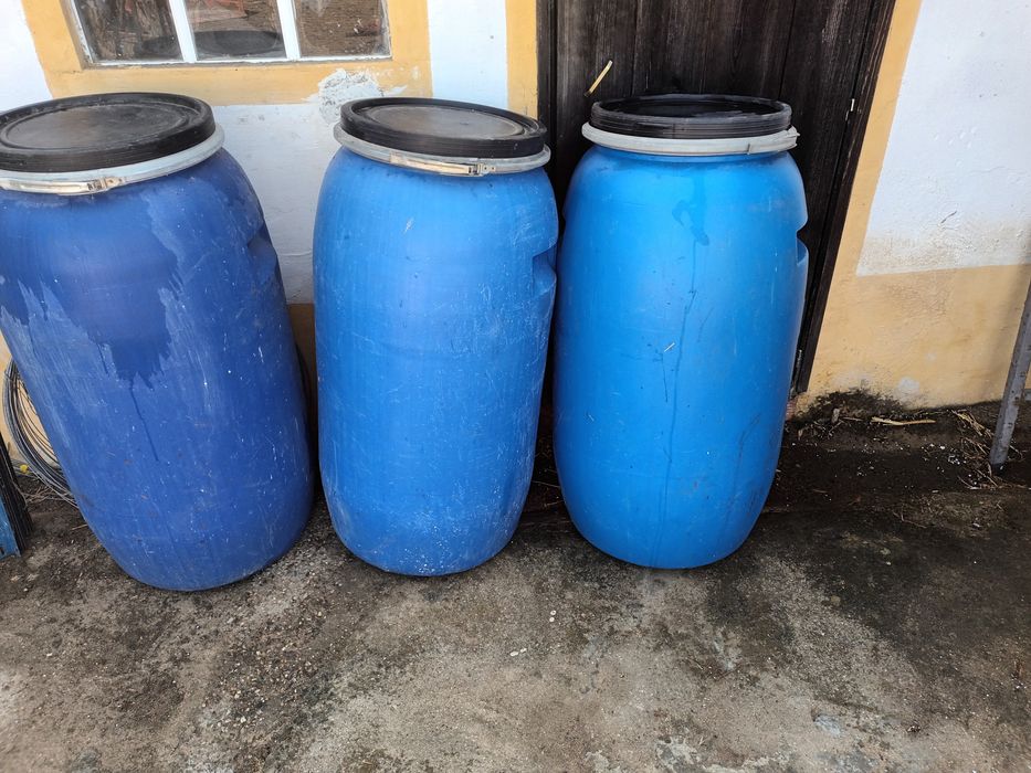 Barris de plastico 220 L