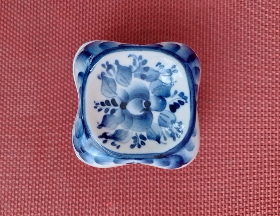 Шкатулка Гжель. Маленька.