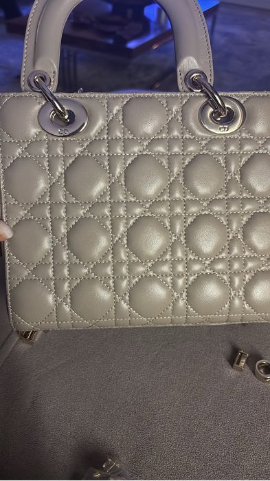 Carteira nova da Dior . Nunca usada