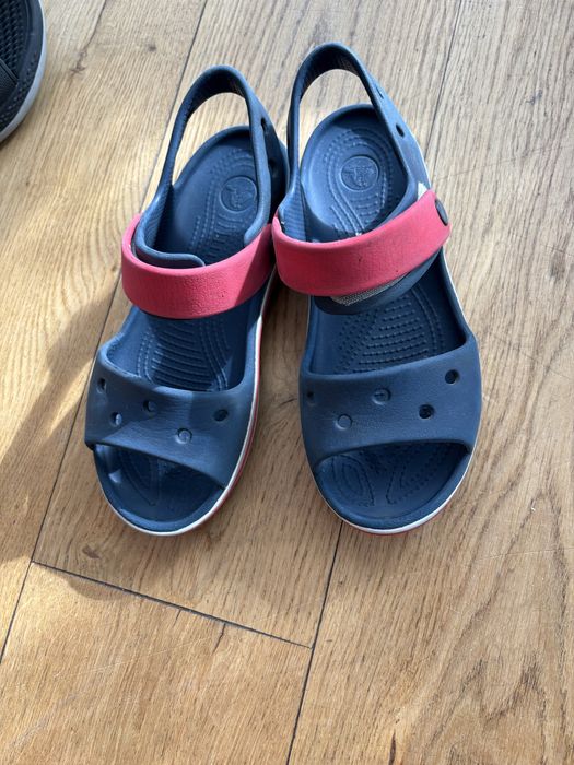 Sandały granatowe crocs J2 33-34