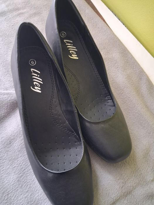 Buty na słupku czarne