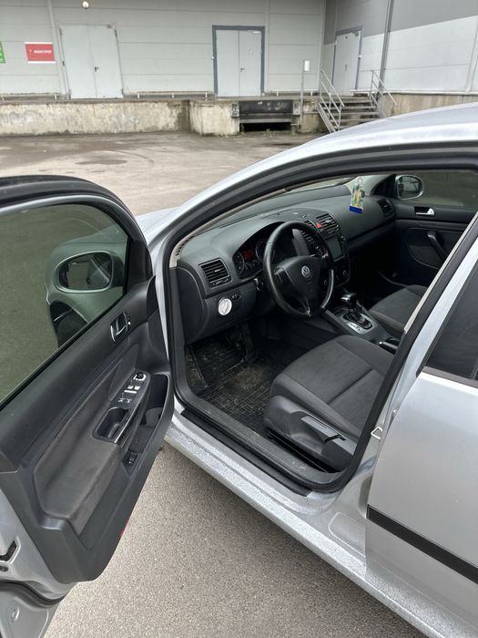 Volkswagen Golf V! Автомат! 1.6 mpi!