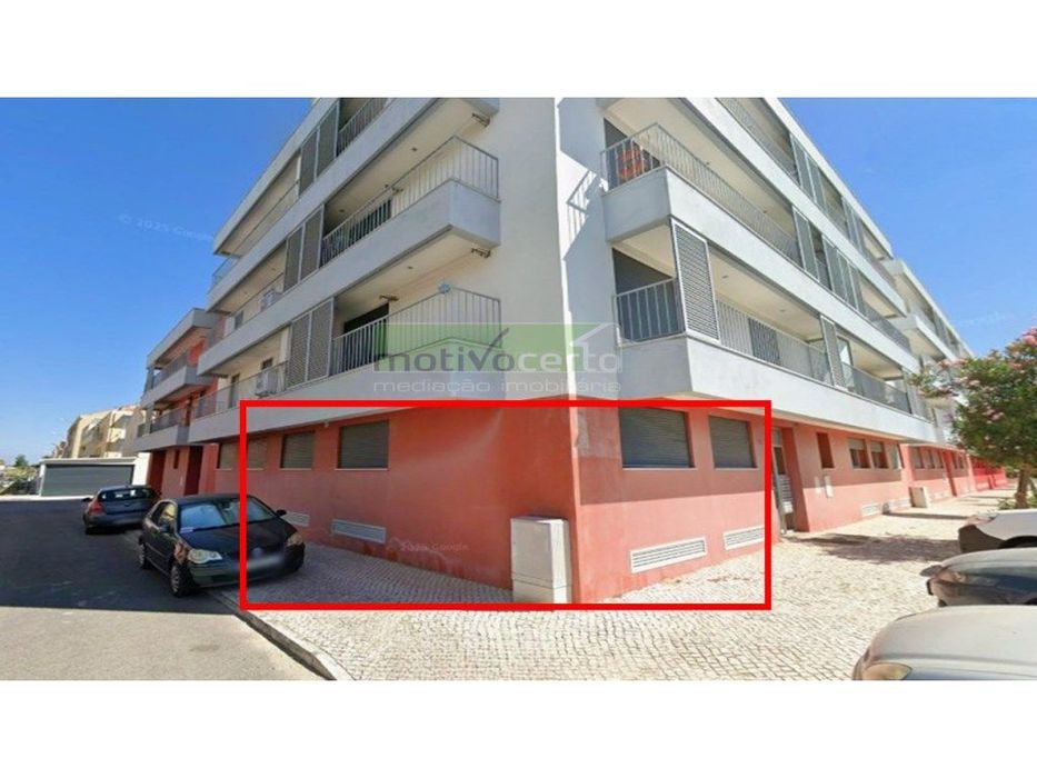 T2 em Alhos Vedros, Moita com Arrecadação. Excelente Oportunidade — Alhos Vedros, Setúbal