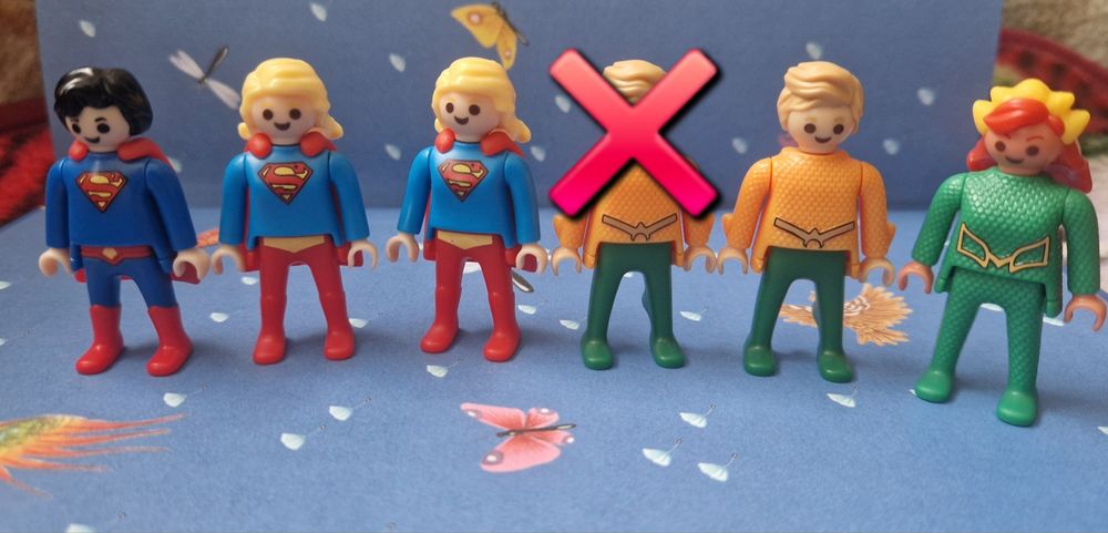 Kinder Surprise DC Playmobil.