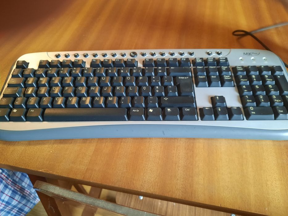 Teclado para PC torre