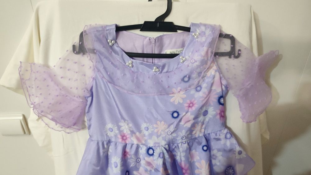 Vestido fantasia encanto Isabela - Isabella 6-7 anos.
Ideal para usar