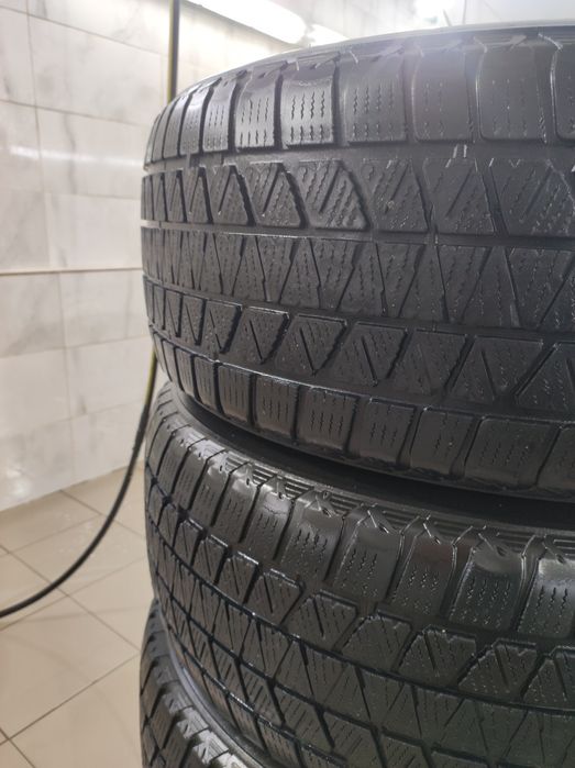 Продам резину зимнюю Bridgestone