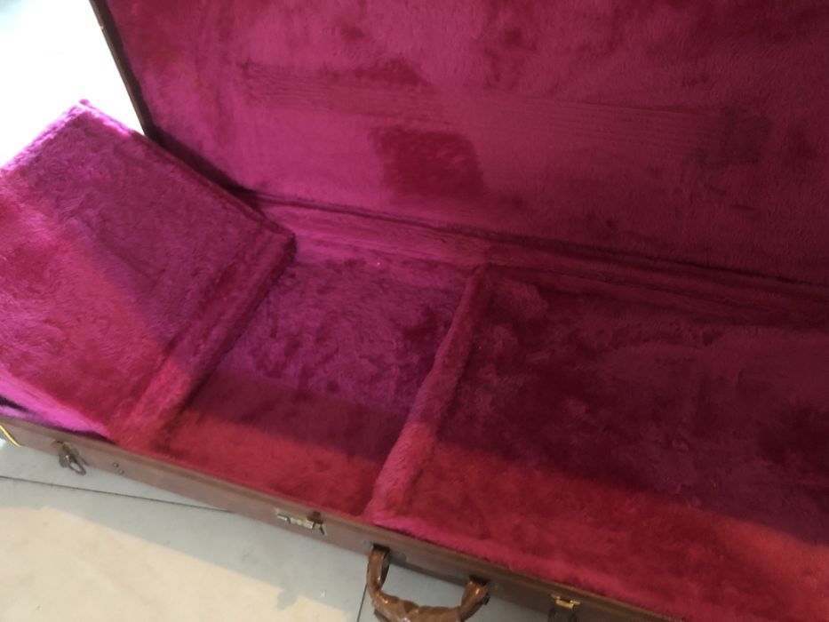 Futerał case Gibson flying v explorer